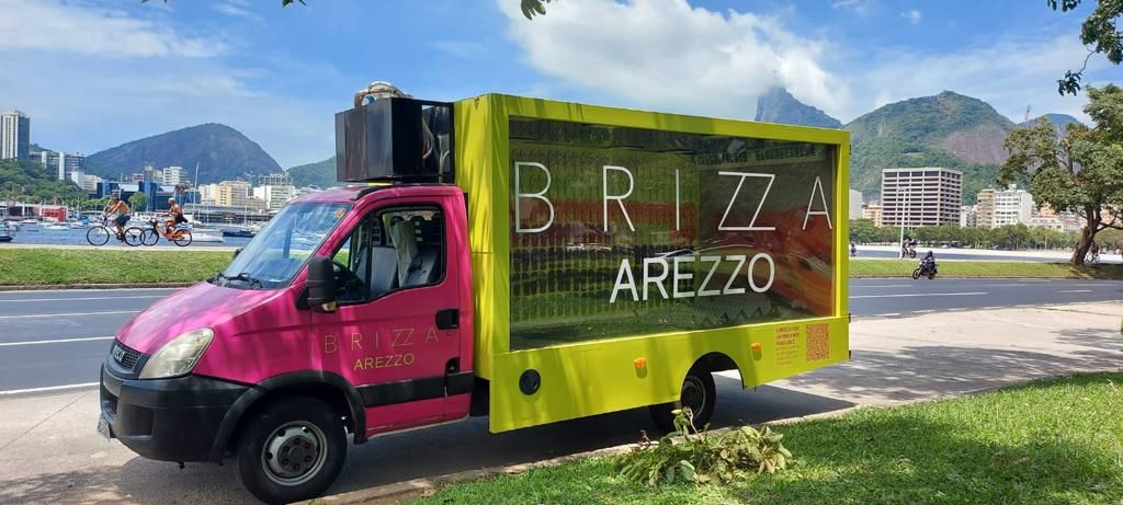 Clube Aretê e Belli Belli recebem Brizza Arezzo Summer Club com programação exclusiva