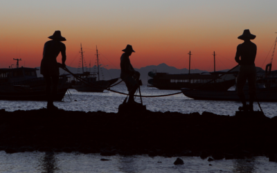 A herança dos pescadores e os passeios pela orla